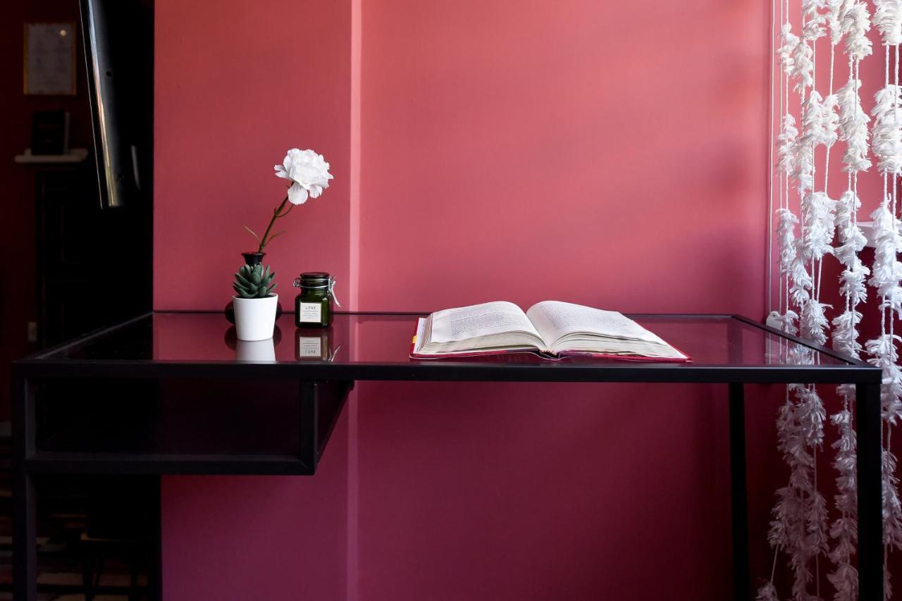 Captivating Old Town Apartment Bukarest Exteriör bild