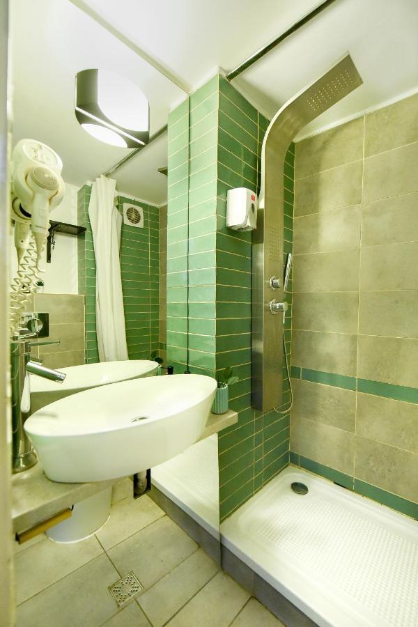Captivating Old Town Apartment Bukarest Exteriör bild
